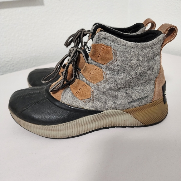 Sorel Out N About Winter Grey Wool Duck Boots - Picture 1 of 8